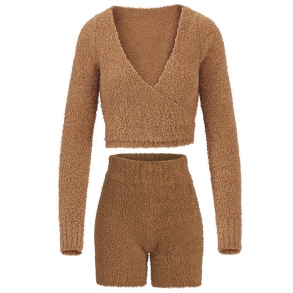 SKIMS Other - 2pc set! Skims cozy knit wrap top & high waist shorts camel S/M